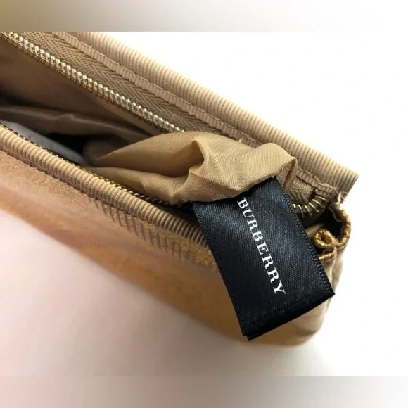 NIB Burberry Large Makeup Toiletry Tavel Bag - Picture 4 of 4